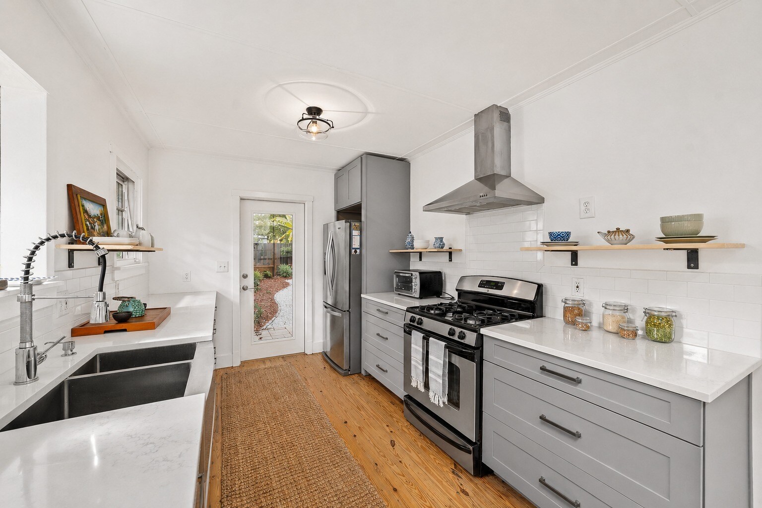 Building Photo - 221 S M St