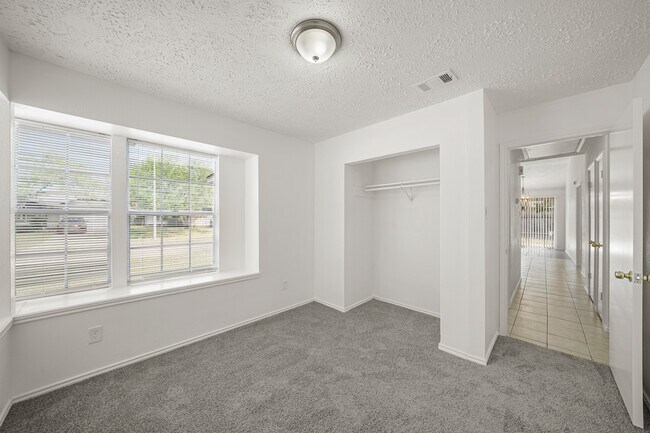 Building Photo - 20614 Park Row Blvd