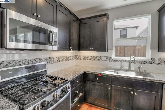 Building Photo - 36151 Windwood Ln