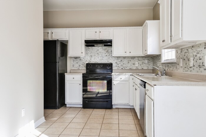 Building Photo - 3204 Cloverridge Dr