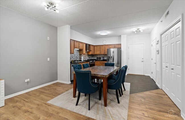 Building Photo - 3501 Wellington Ct