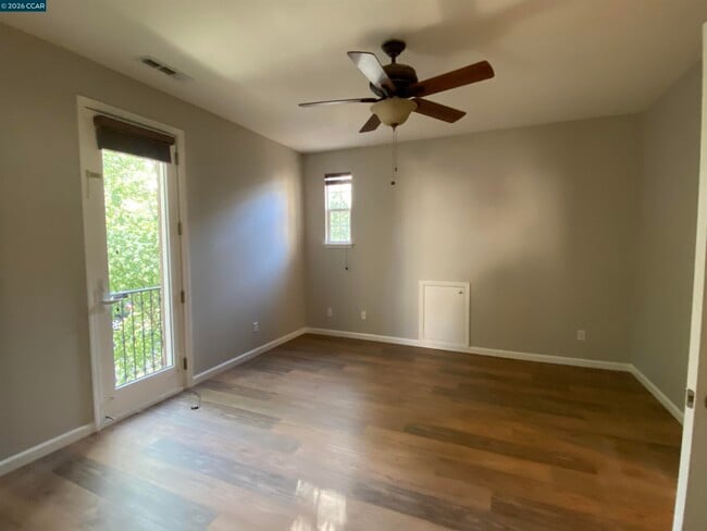 Building Photo - 2409 Maidenhair Way