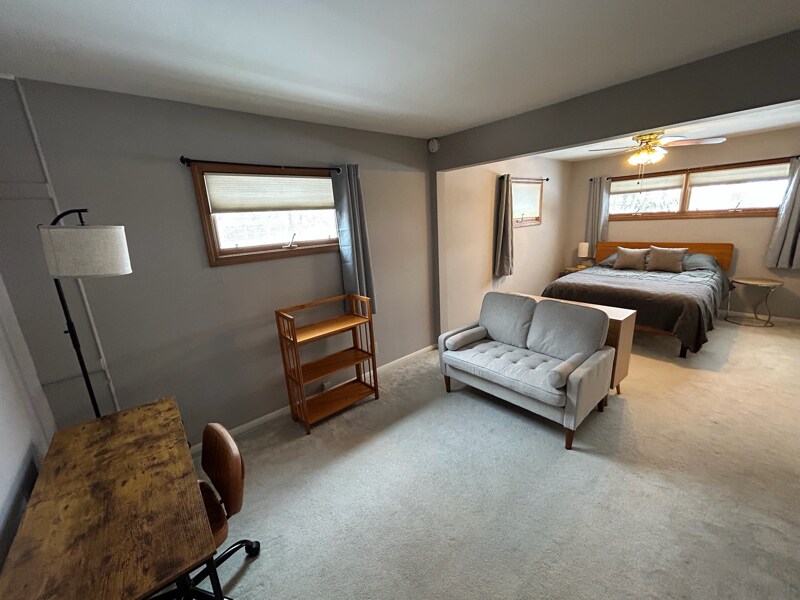 Building Photo - 4994 N Sedgewick Rd