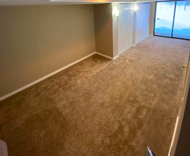 Building Photo - 533 Fox Hollow Way