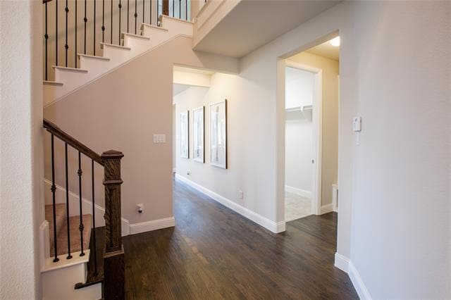 Building Photo - 2520 Saffire Way