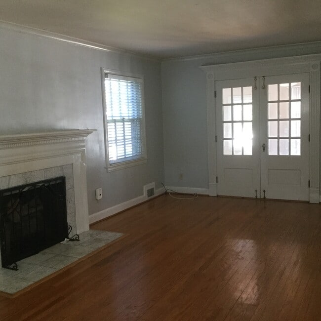 Building Photo - VERY NICE HOME IN EDGEMOOR SUBDIVISION