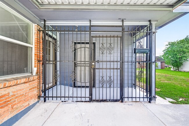 Building Photo - 8666 Candy St