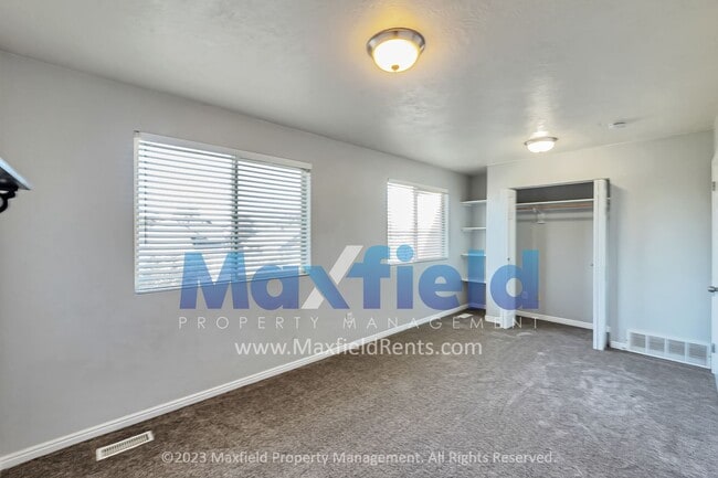 Building Photo - Lehi 4 BD 2.5 BA 2 GA - Fenced Yard