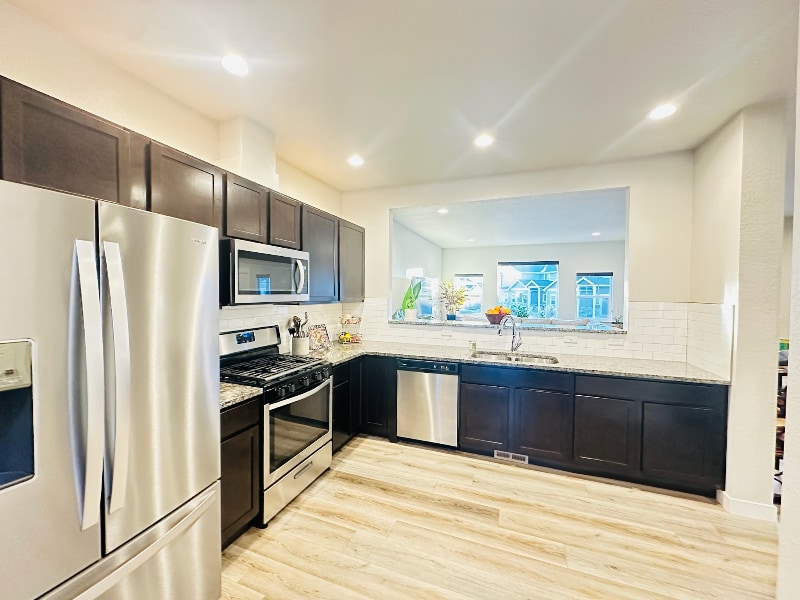 Building Photo - 286 E Chestnut St