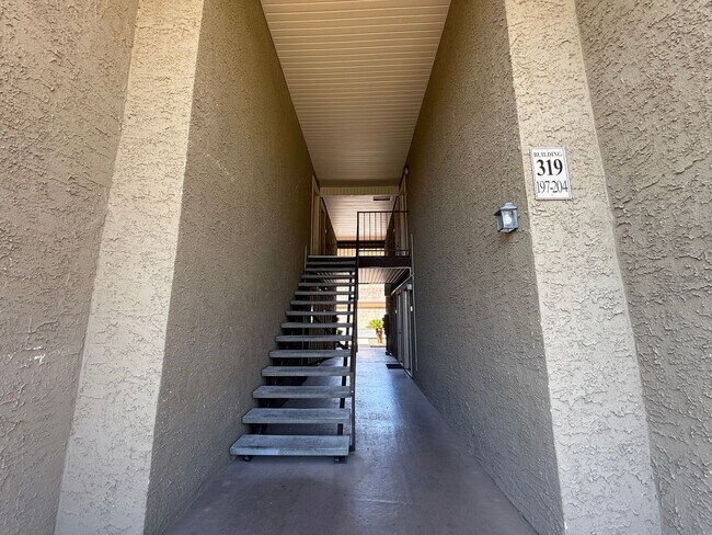 Building Photo - 5163 Indian River Dr