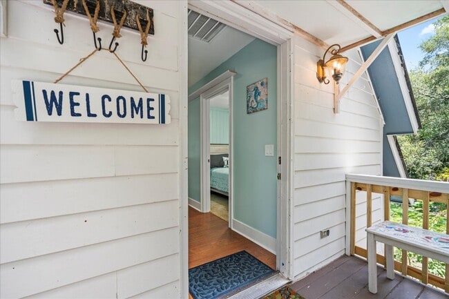 Building Photo - 386 Sams Point Rd