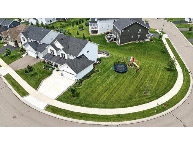 Building Photo - 4 Bed 3 Bath Dreamhouse in Eagan
