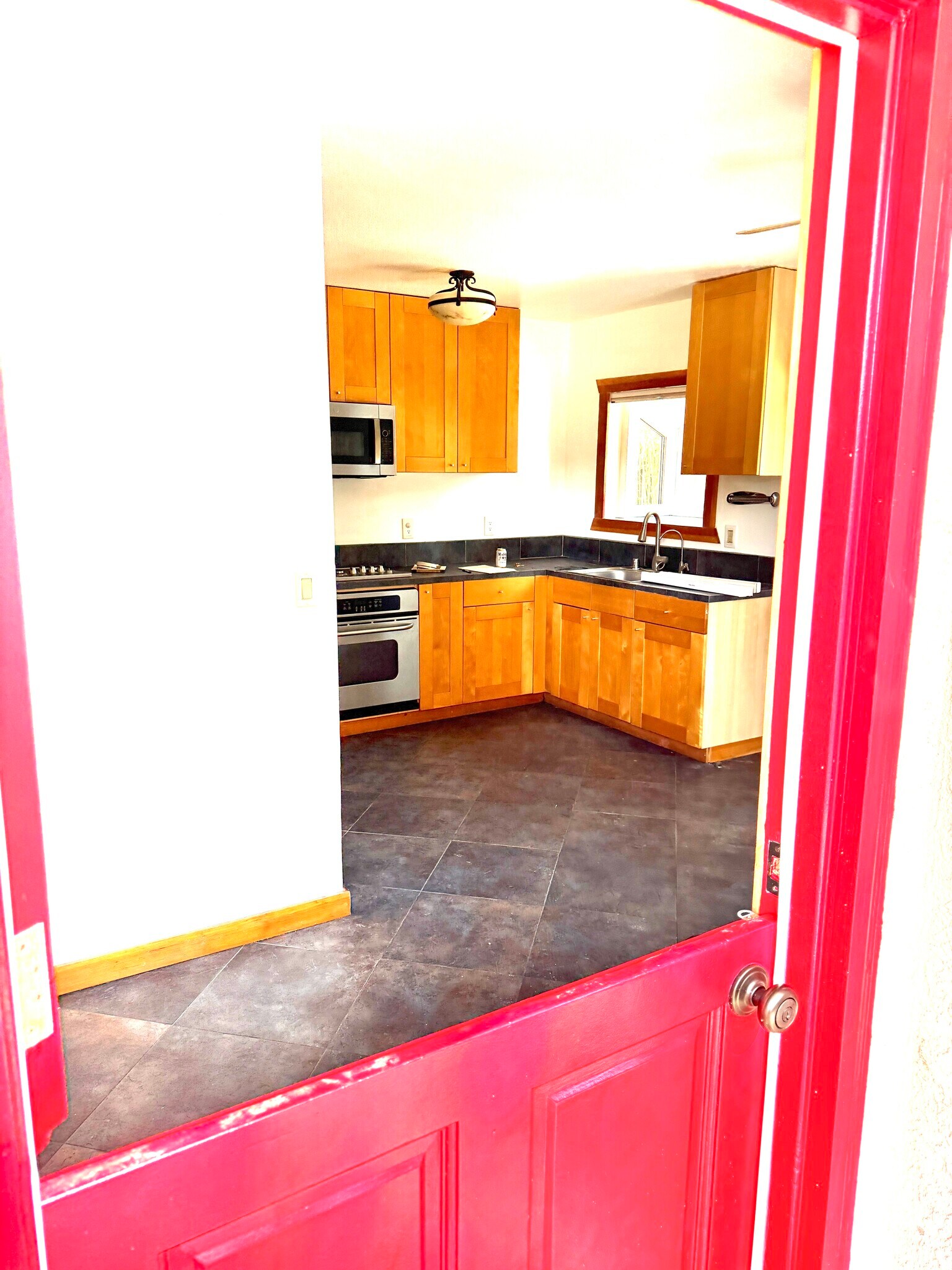 Kitchen & Dutch Door - 2626 Delaware St