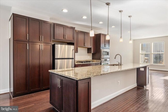 Building Photo - 42211 Yancey Terrace