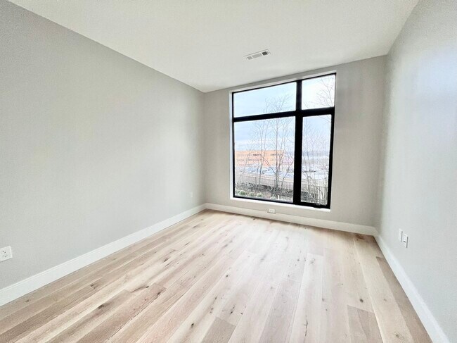 Building Photo - 191 Washington St