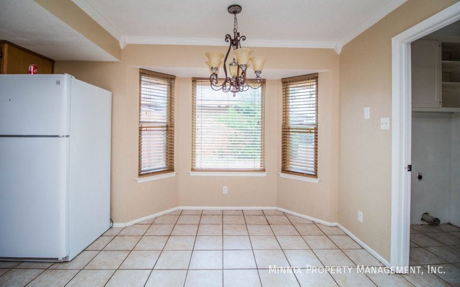 Building Photo - 4429 Esmond Dr