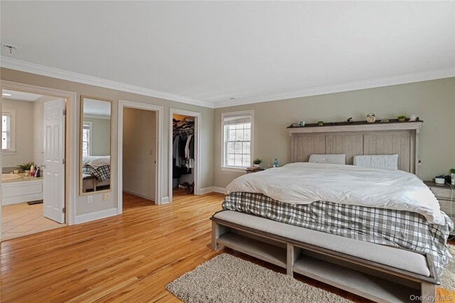 Building Photo - 484 Rosedale Ave