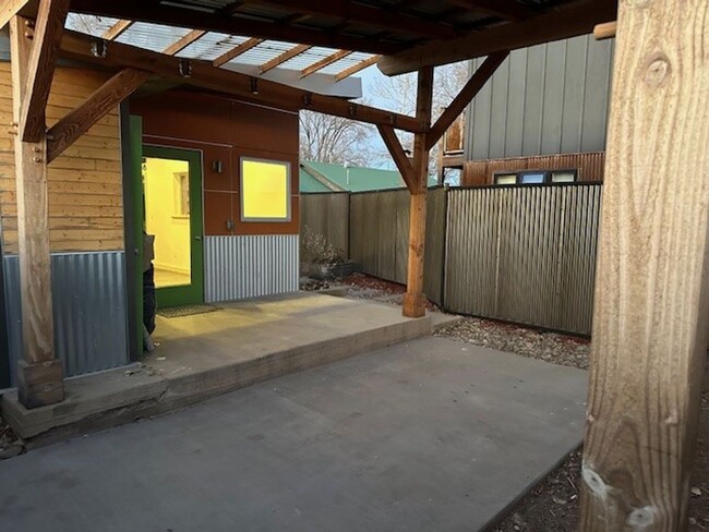 Building Photo - Modern Studio Eastside of Flagstaff- AVAIL...