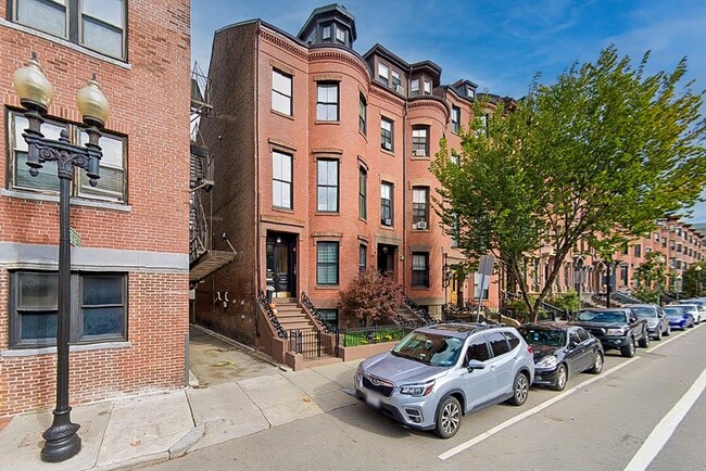 Building Photo - 652 Massachusetts Ave