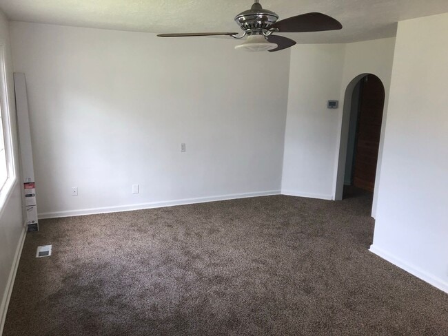 Building Photo - Charming 3 Bed/1 Bath Home in Downtown New...