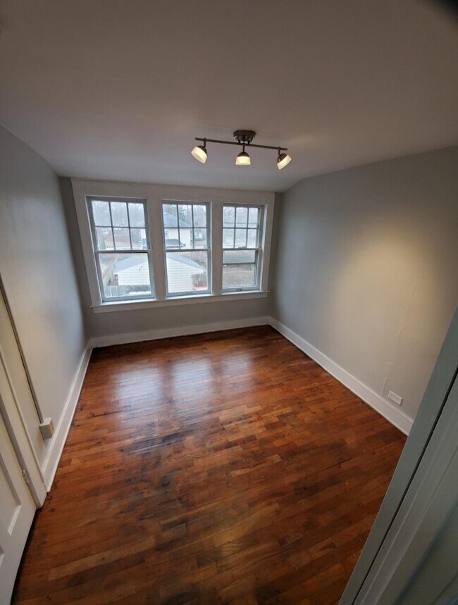 Building Photo - 3319 Jewell Ave