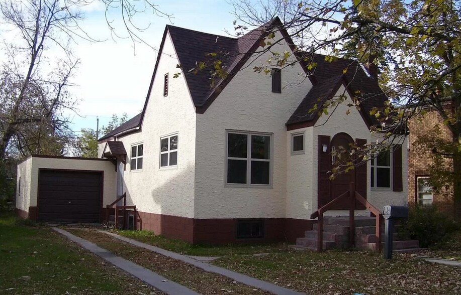 Building Photo - 1319 Bixby Ave NE