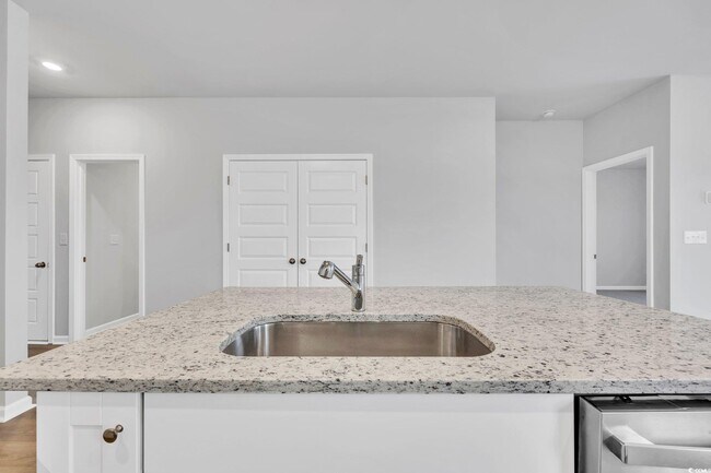 Building Photo - 2087 Victory Wy