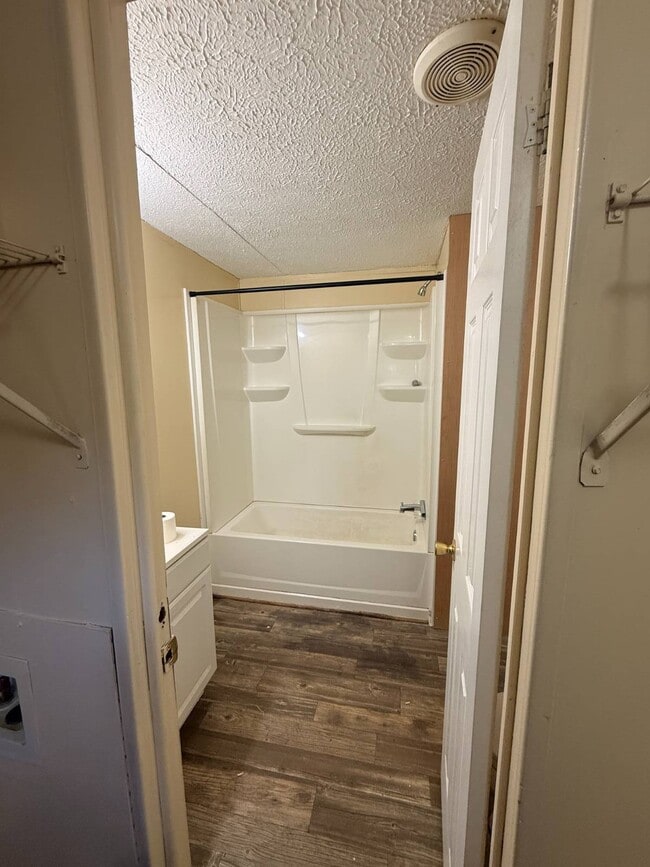 Building Photo - 47 Kimberly Ln