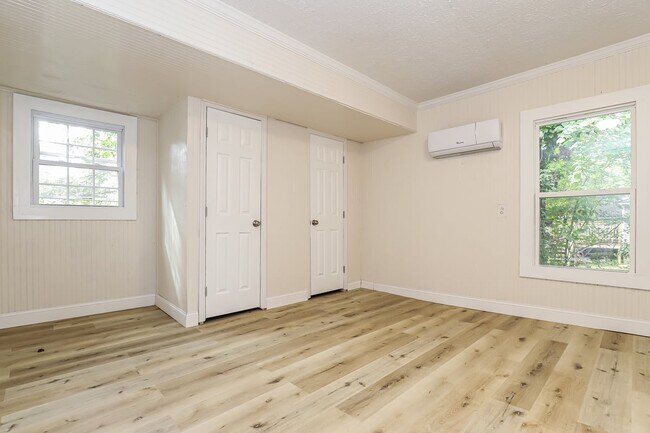 Building Photo - 1312 Vernon Pl