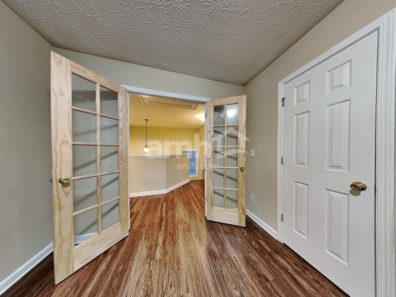 Building Photo - 4245 Windale Dr NW