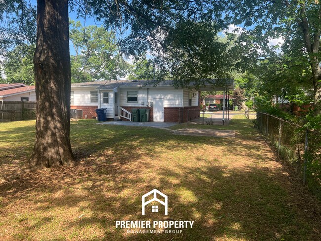 Building Photo - Charming 3BR/1.5BA in West Huntsville | Hardwood Floors Throughout & Fenced Yard