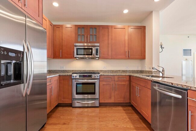 Building Photo - 1125 Maxwell Ln