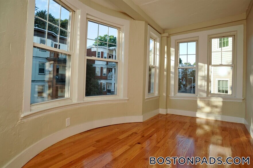 Building Photo - 29 Ridgewood St