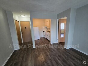 Building Photo - 2727 Hampton Ave