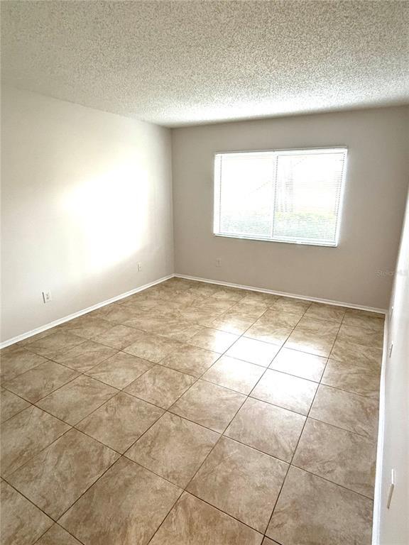 Building Photo - 604 Kenwick Cir