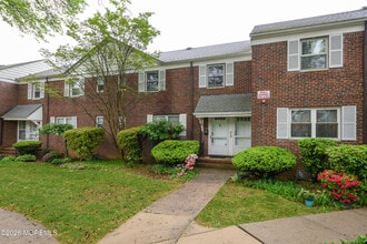 Building Photo - 66 Manor Dr