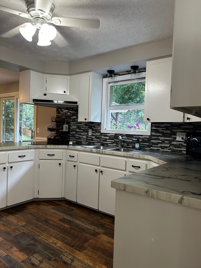 Building Photo - 14834 Hawkins Rd