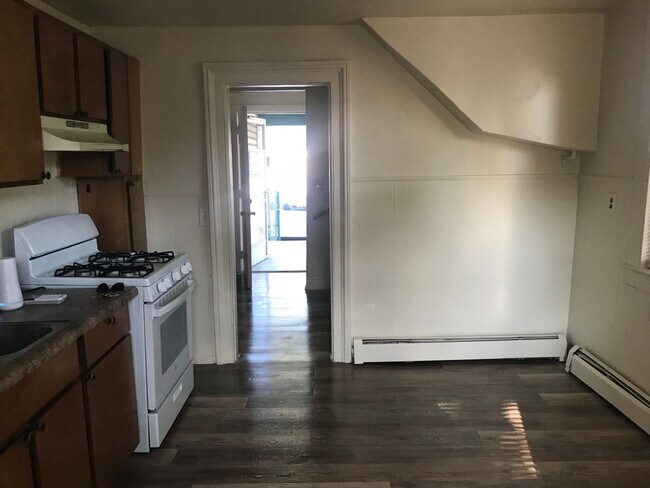 Building Photo - Single Family Home