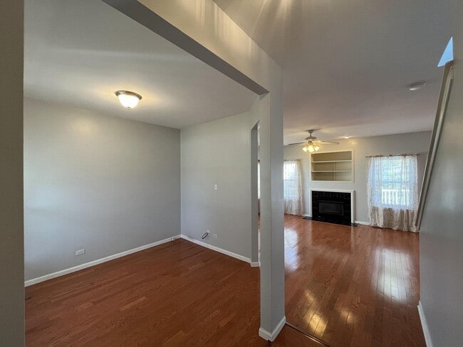 Building Photo - 3896 Baybrook Dr