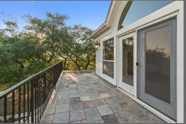 Building Photo - 1400 Camelback