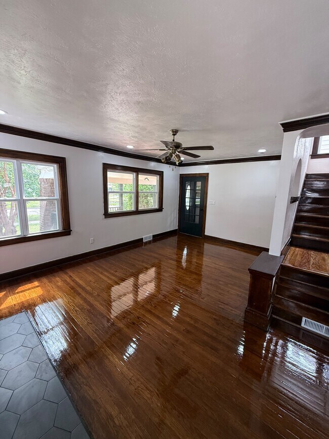 Building Photo - 3537 Silsby Rd