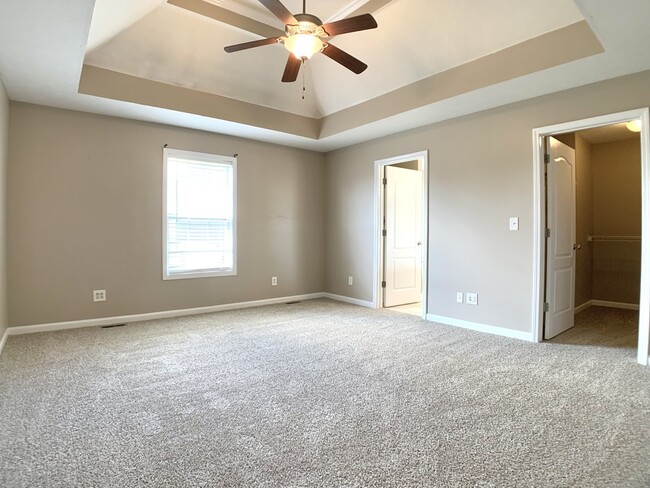 Building Photo - Flagstone Drive