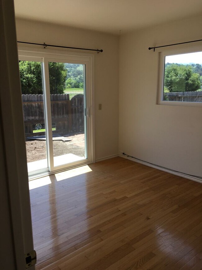 Building Photo - Charming Vintage 3BR/1.5BA Corner Lot Home...