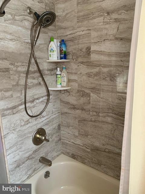 Building Photo - 7413 Farnum St