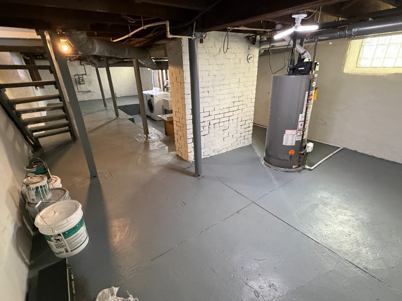 Building Photo - 6304 Desmond St