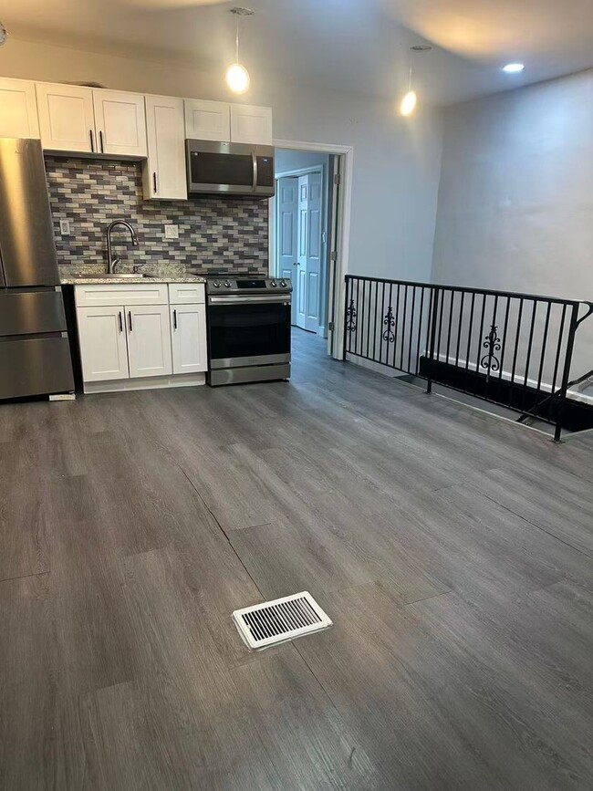 Building Photo - 1325 S 21st St