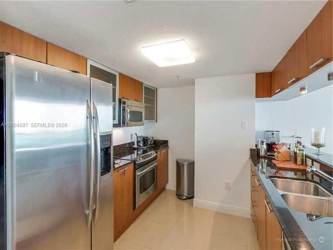 Building Photo - 1800 N Bayshore Dr