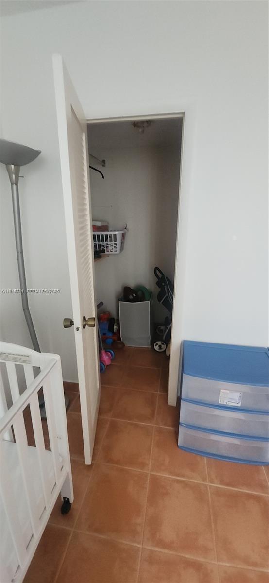 Building Photo - 1985 S Ocean Dr