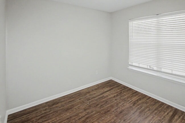 Building Photo - Beautifully Updated Ranch Home
