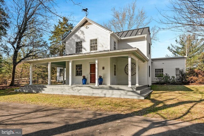 Building Photo - 326 Walker Rd